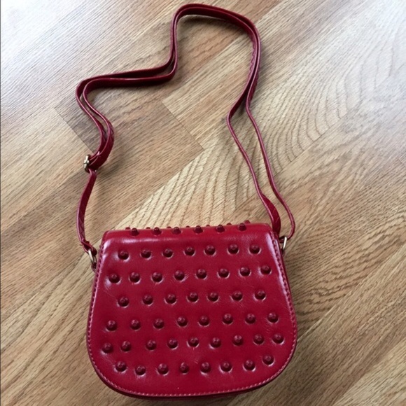 💥LAST ONE💥 Red Rivet Crossbody Bag - Picture 3 of 4